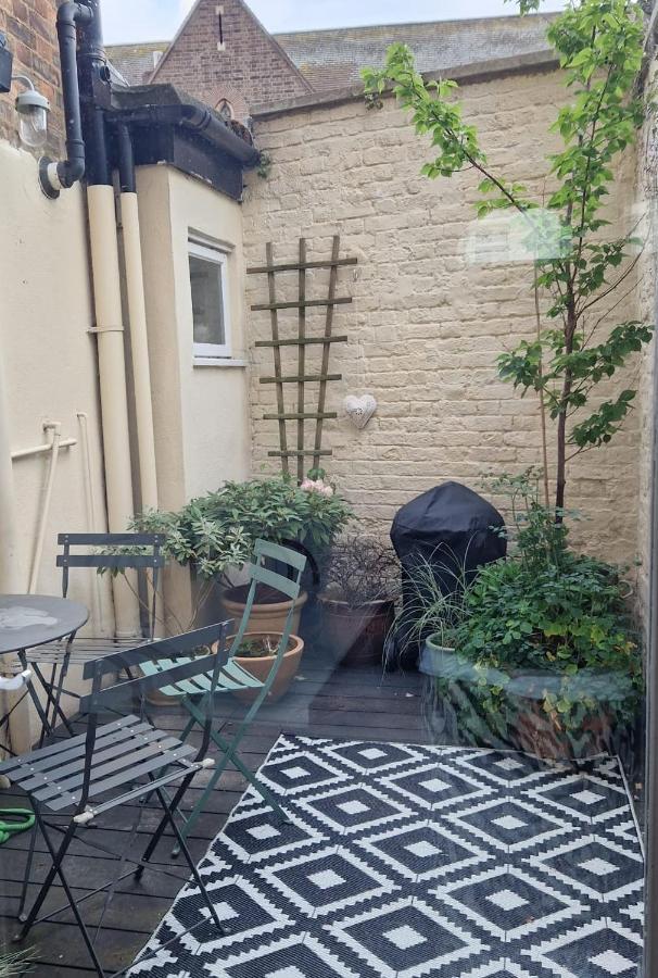 Colourful 2 Bed 2 Bath Tooting House Διαμέρισμα Λονδίνο Εξωτερικό φωτογραφία