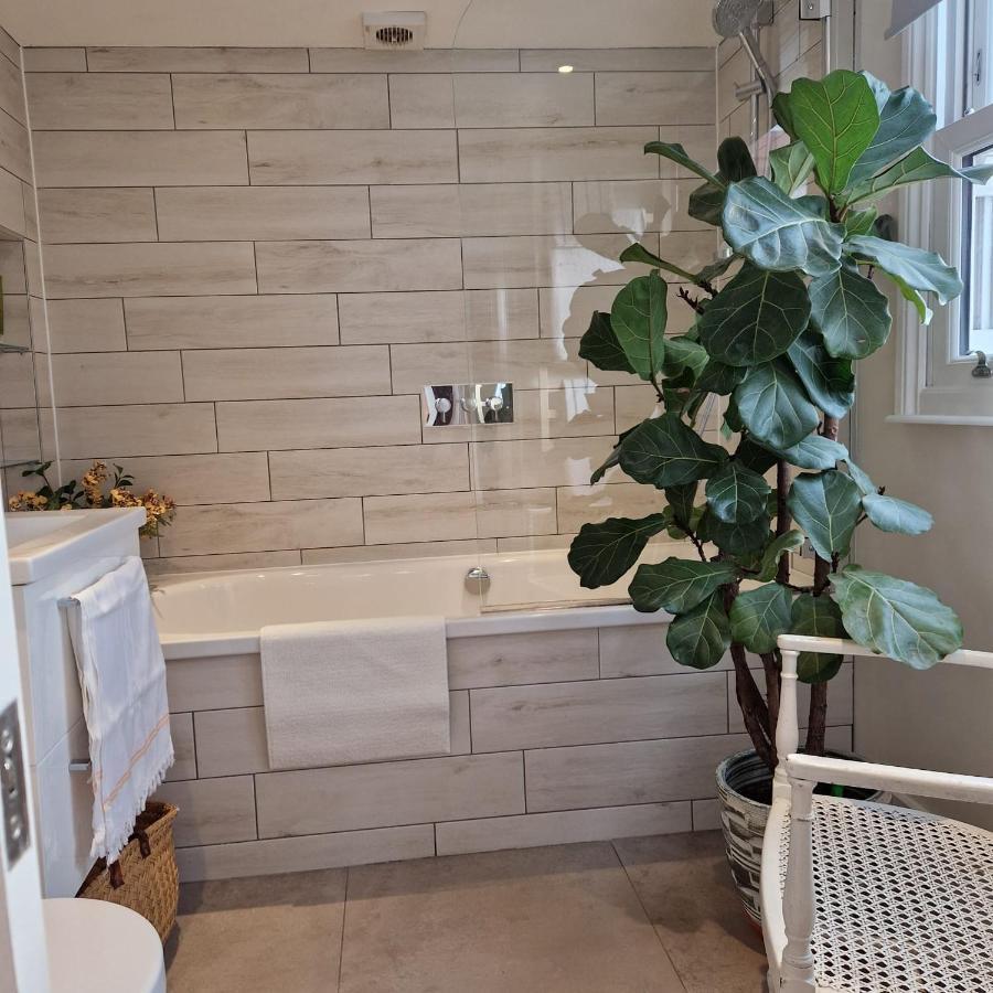 Colourful 2 Bed 2 Bath Tooting House Διαμέρισμα Λονδίνο Εξωτερικό φωτογραφία